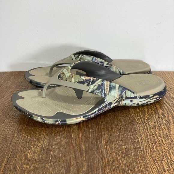 Crocs Realtree Swiftwater Flip Flop Men’s Size 15 Camo - Picture 2 of 12